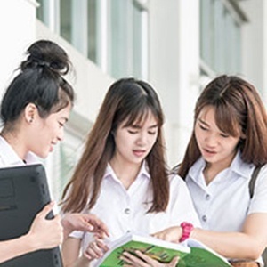 掌握西语发音、变音等规则