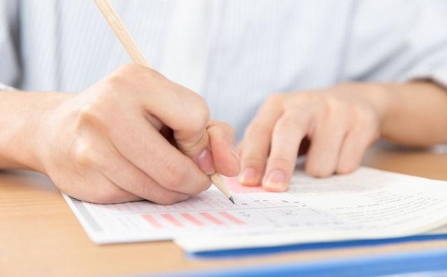 如何考成人四级英语考试