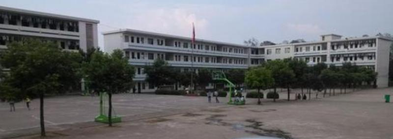 宜章湘粤中等职业技术学校