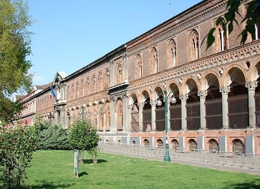 米兰大学