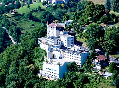 格里昂高等教育管理学院