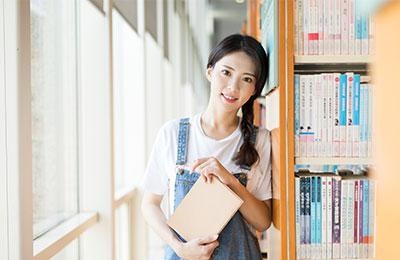 毕业生