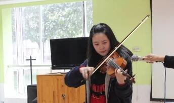 美国Lee Academy高级中学养老院公益活动：匈牙利进行曲
