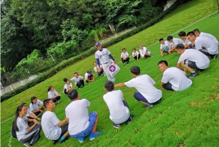 阿德科特学生.jpg