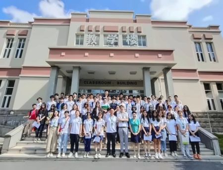 美华学校开学典礼.jpg