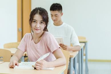 大三、大四在读
