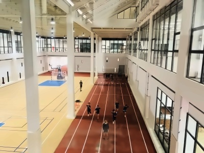 深圳曼彻斯通城堡学校室内篮球场