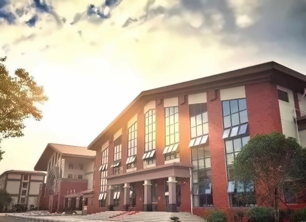 上师大天华学院国际高中部.jpg