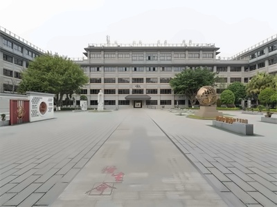 成都外国语学校中加高中学校环境
