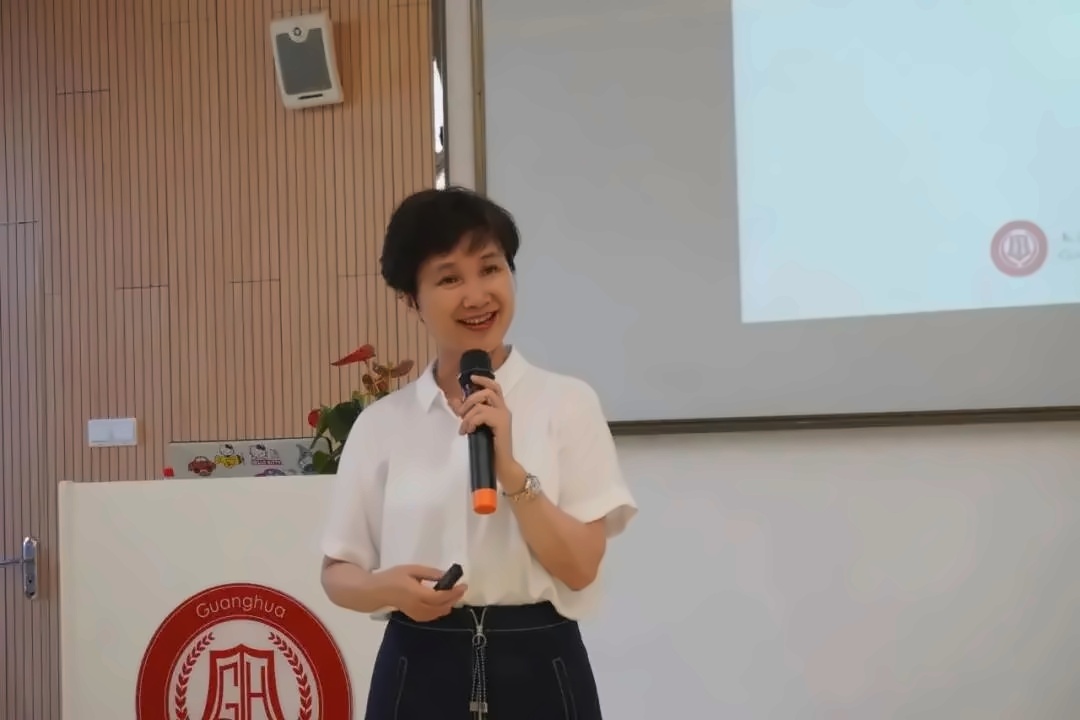 校长雷冬冬博士.jpg