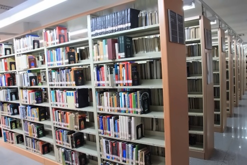 上海外国语大学国际高中图书馆.jpg