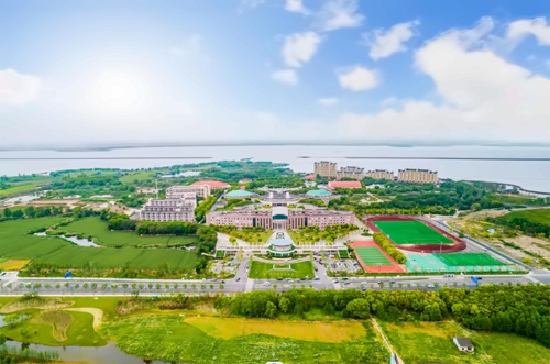 中加楓華國際學(xué)校