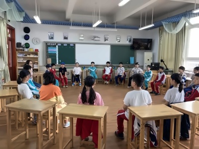 句容碧桂园小学部正面管教班会.jpg