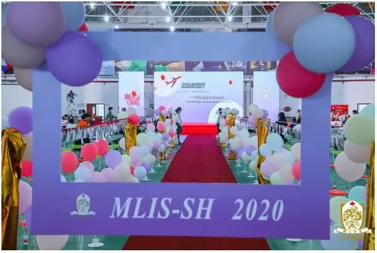 上海枫叶国际学校2020届高中毕业典礼.jpg