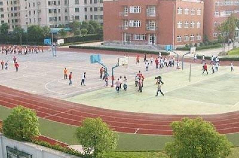 上海市新虹桥中学中加国际部