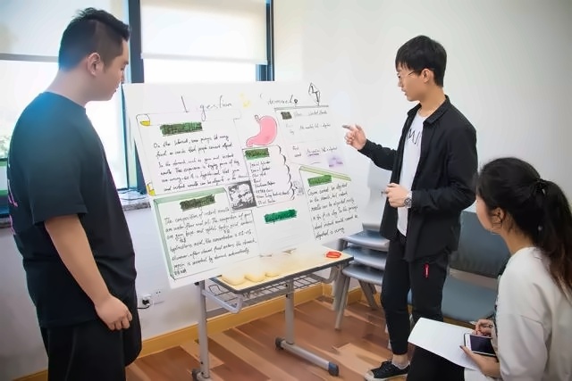 上师大附二外科学展.jpg