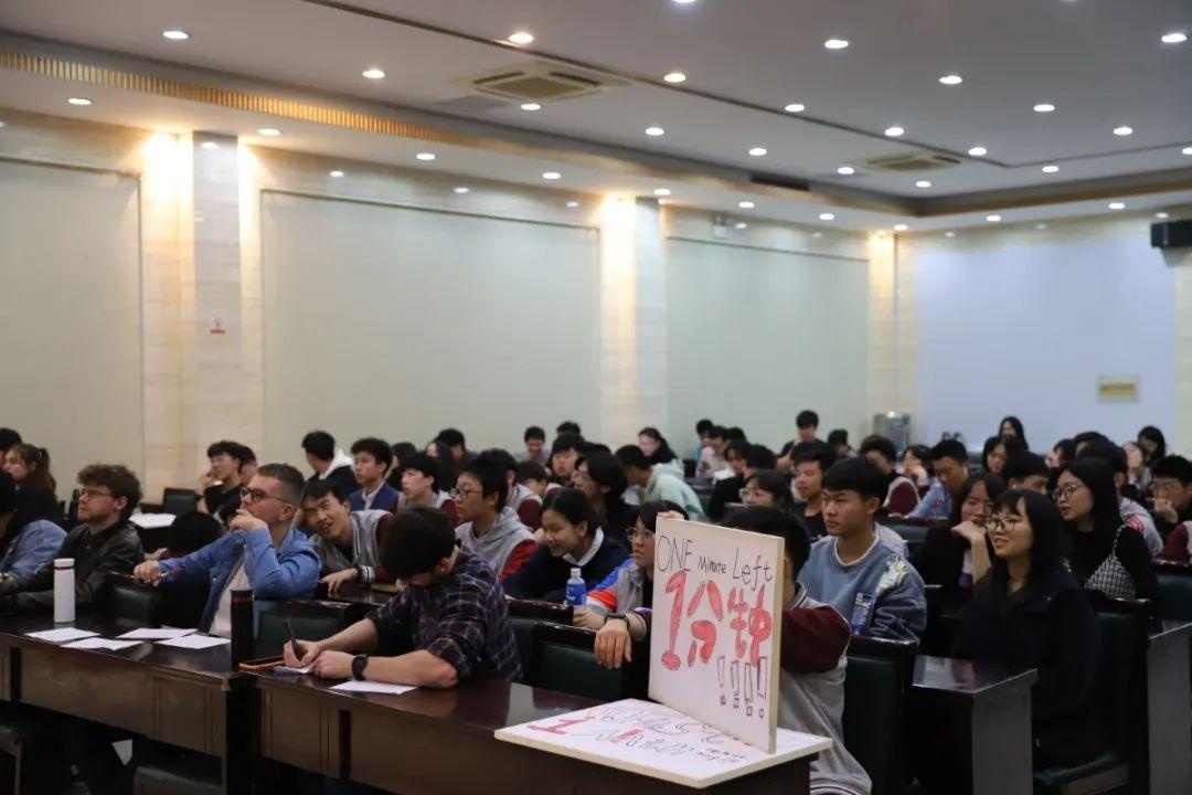 光华美高第三届英语公众演讲第三期.jpg