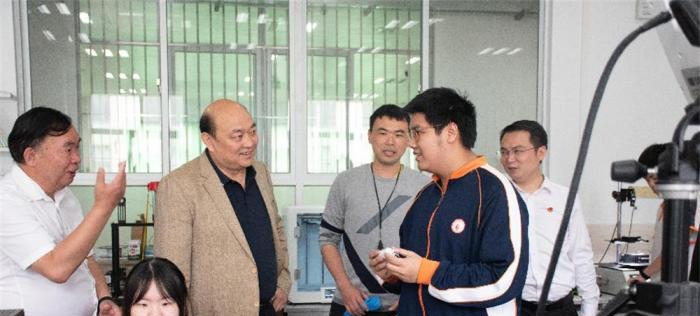中山火炬开发区理工学校