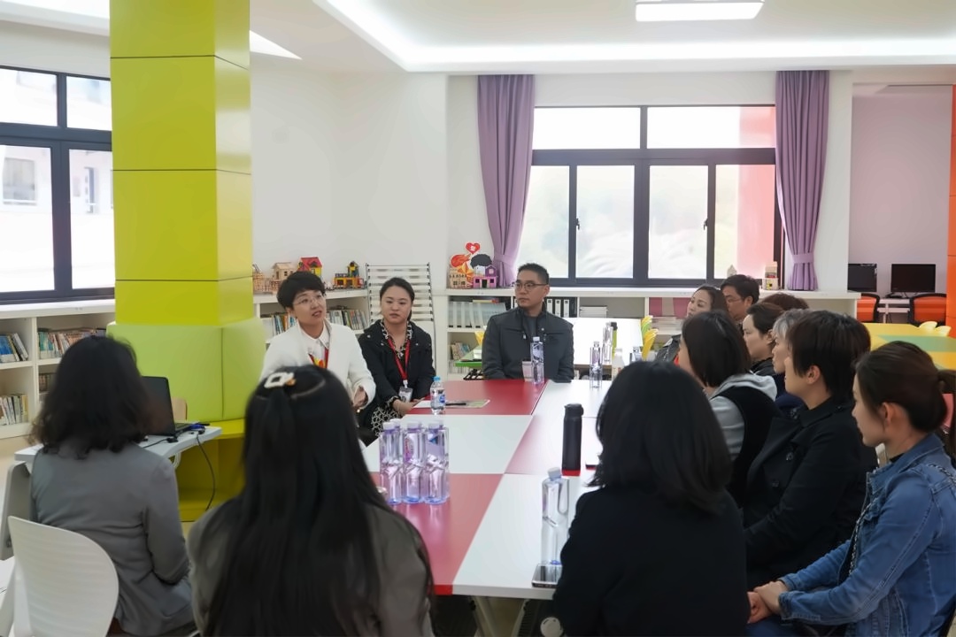 新生家长会.jpg