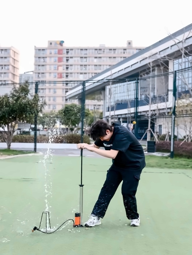 上海赫贤学校高中部π Day2.jpg