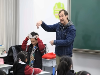 成都新津为明学校小学课堂