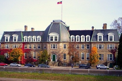 新布伦瑞克大学