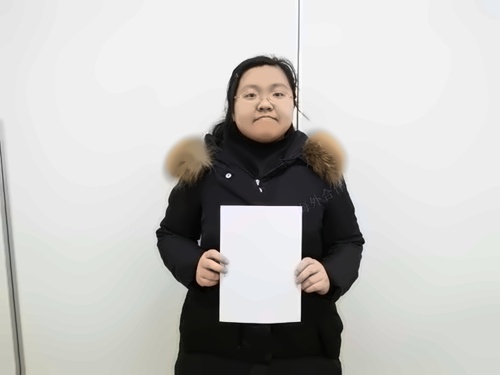梁同学