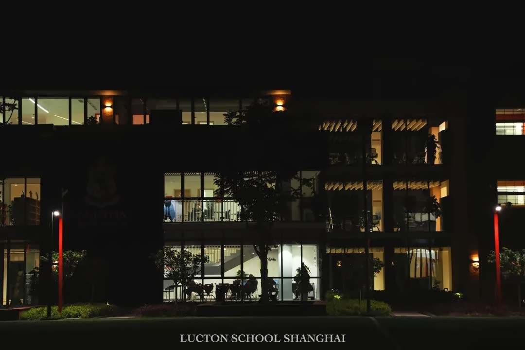 夜晚的自习室.jpg