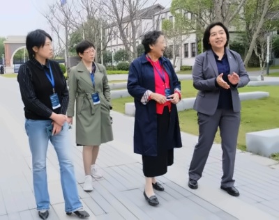 著名特级教师李庾南老师到访苏州阿德科特学校.jpg