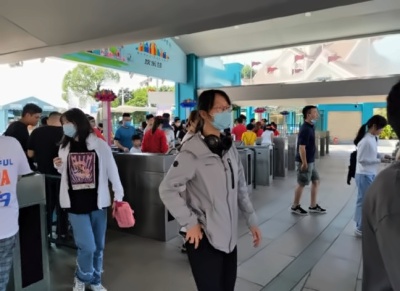 美华学校UIA欢乐谷之行2.jpg