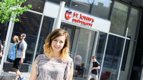 加拿大女王大学留学申请条件