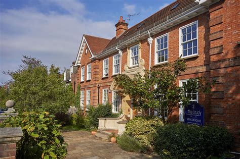 美国梅特戴天主教高中是一个私立大学预备男女合校