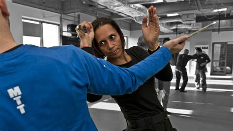 礼仪讲师十八刀雕刻研修课程