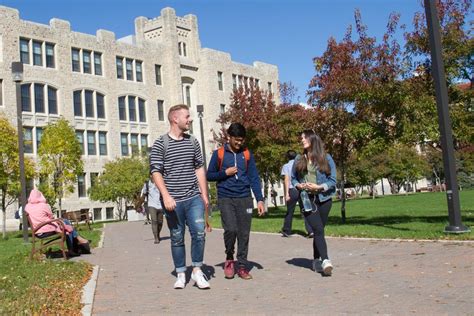 加拿大本科留学直通车项目