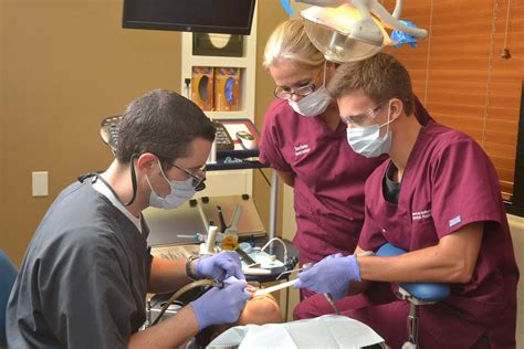 口腔执业助理医师微笑计划