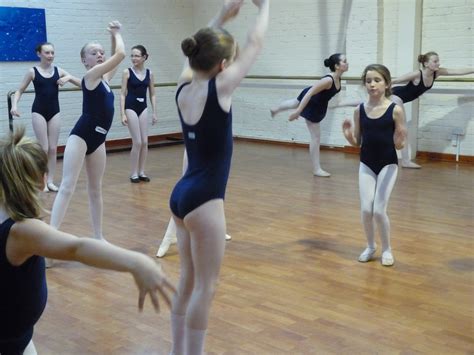 芭蕾舞基础训练课程