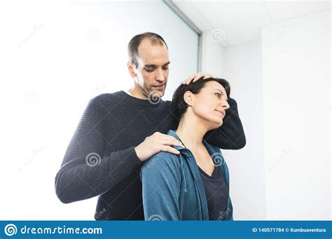 深圳尚艺肩颈理疗班