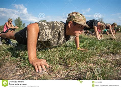 少儿军事冬令营