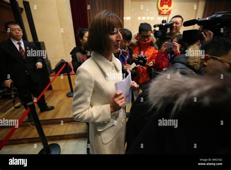 李阳疯狂英语中学全封闭夏令营