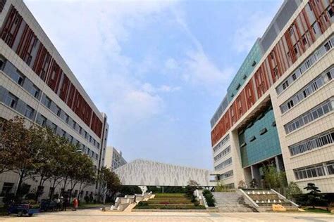 江西赫威斯高级中学招生信息