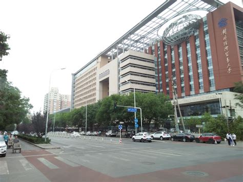 上海对外经贸大学美国TOP100学校本科留学预科