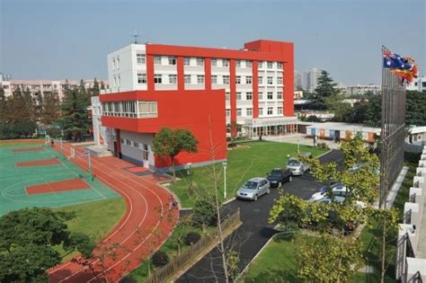 上海金山世界外国语学校中美高中双文凭项目