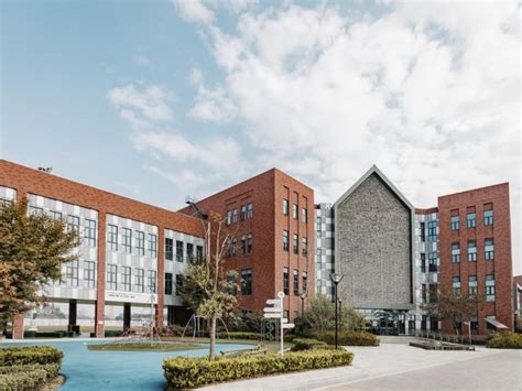 上海文绮中学美国汇点高中闵行校区问答介绍