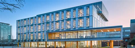 如何报考上海枫叶国际学校，学校一年学费多少