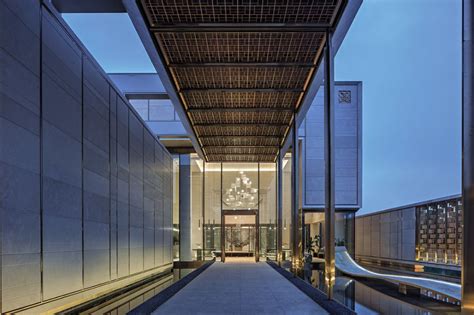 国际教育校园考察团走进中加枫华国际学校