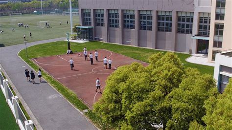 上海莱克顿学校环境设施怎么样?