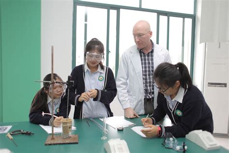 上海燎原双语学校师资团队是怎么样的?
