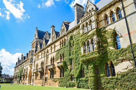 光华剑桥升学指导办带你了解申请英国大学需准备哪些?