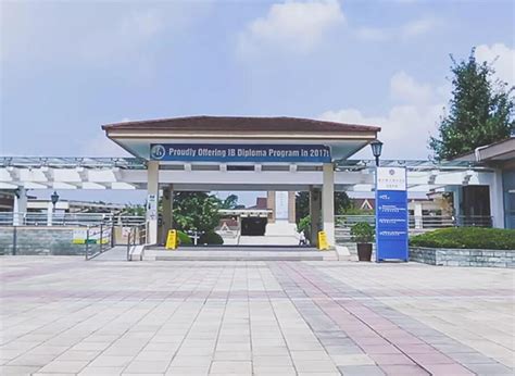 重庆枫叶国际学校学子首破世界十强学校大门