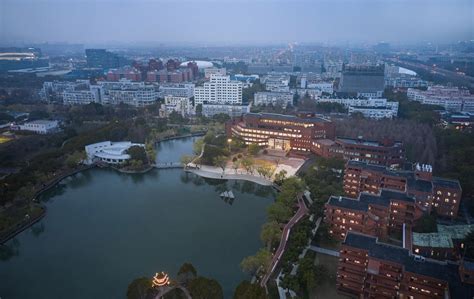上海包玉刚国际学校学费是多少